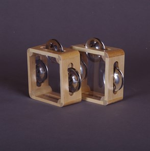 {{photo.Alt || photo.Description || 'Бубен из массива березы с натяжкой, D 10 см.'}}